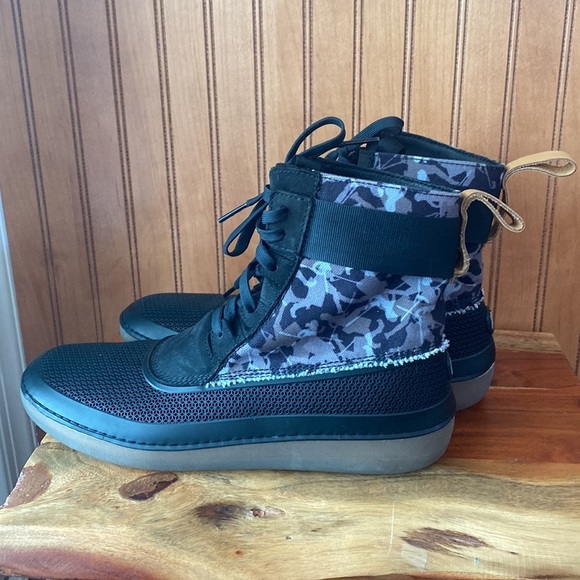 Clarks STAR WARS novelty print nature boots limited edition 9 combat Comic-Con - Picture 4 of 12